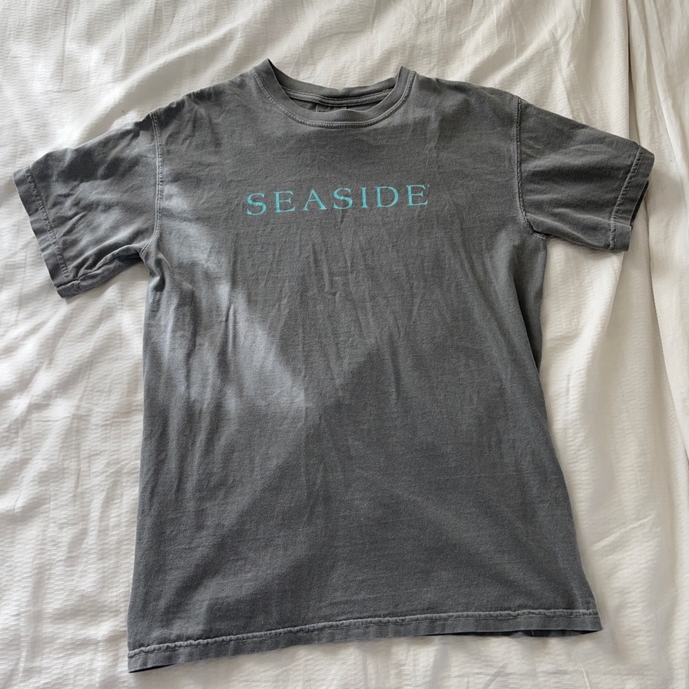 seaside tee